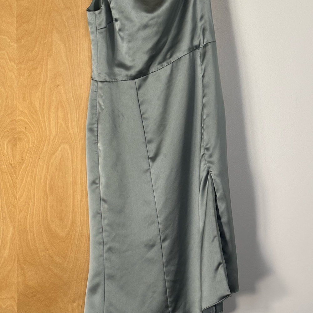 One shoulder, midi dress